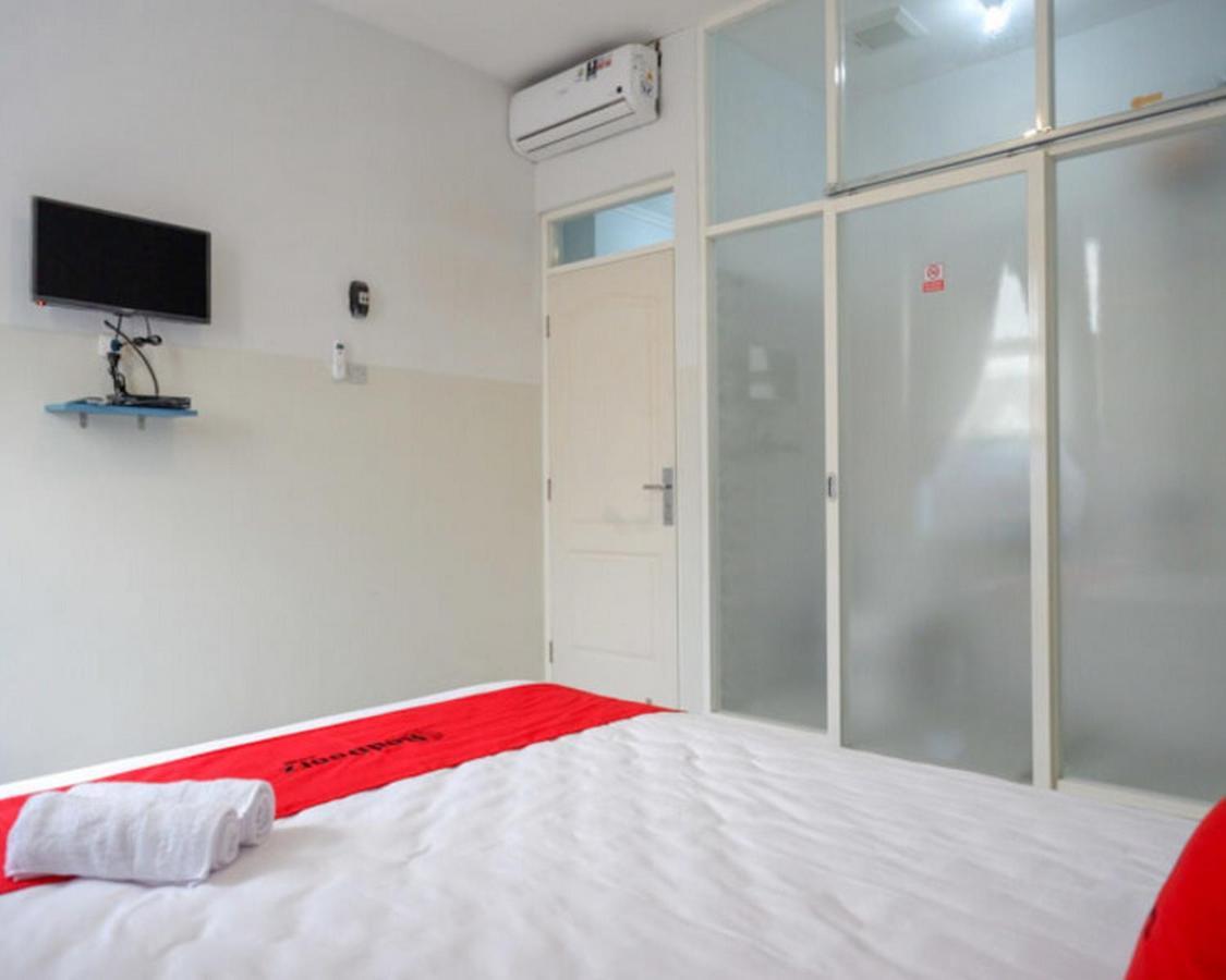 Reddoorz Near Tamansari Shopping Center