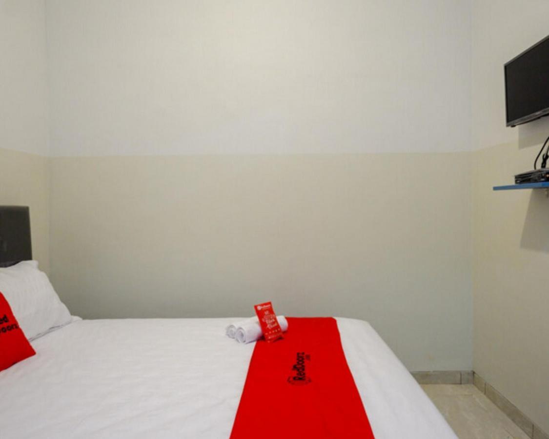 Reddoorz Near Tamansari Shopping Center