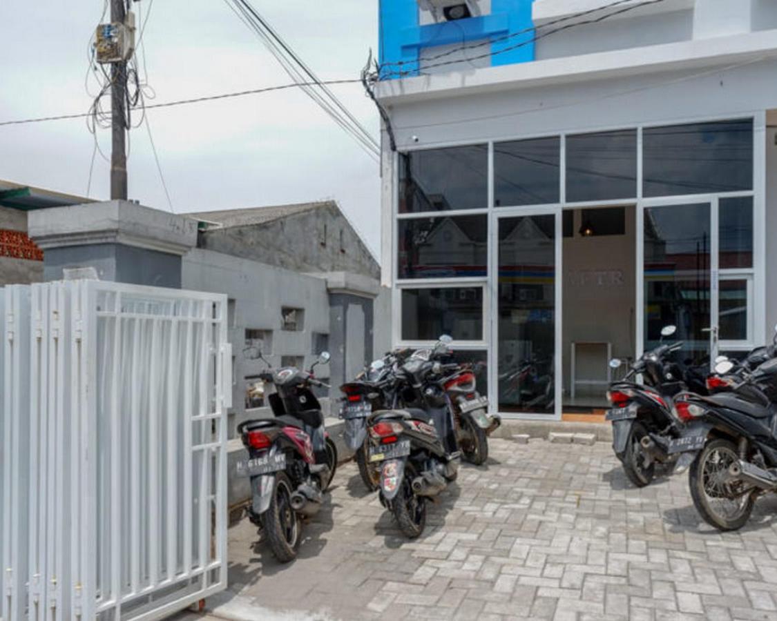 Reddoorz Near Tamansari Shopping Center