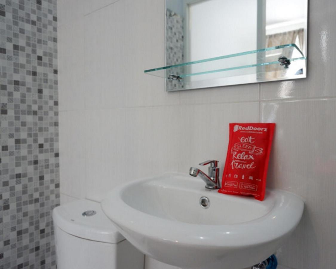 Reddoorz Near Tamansari Shopping Center 2*