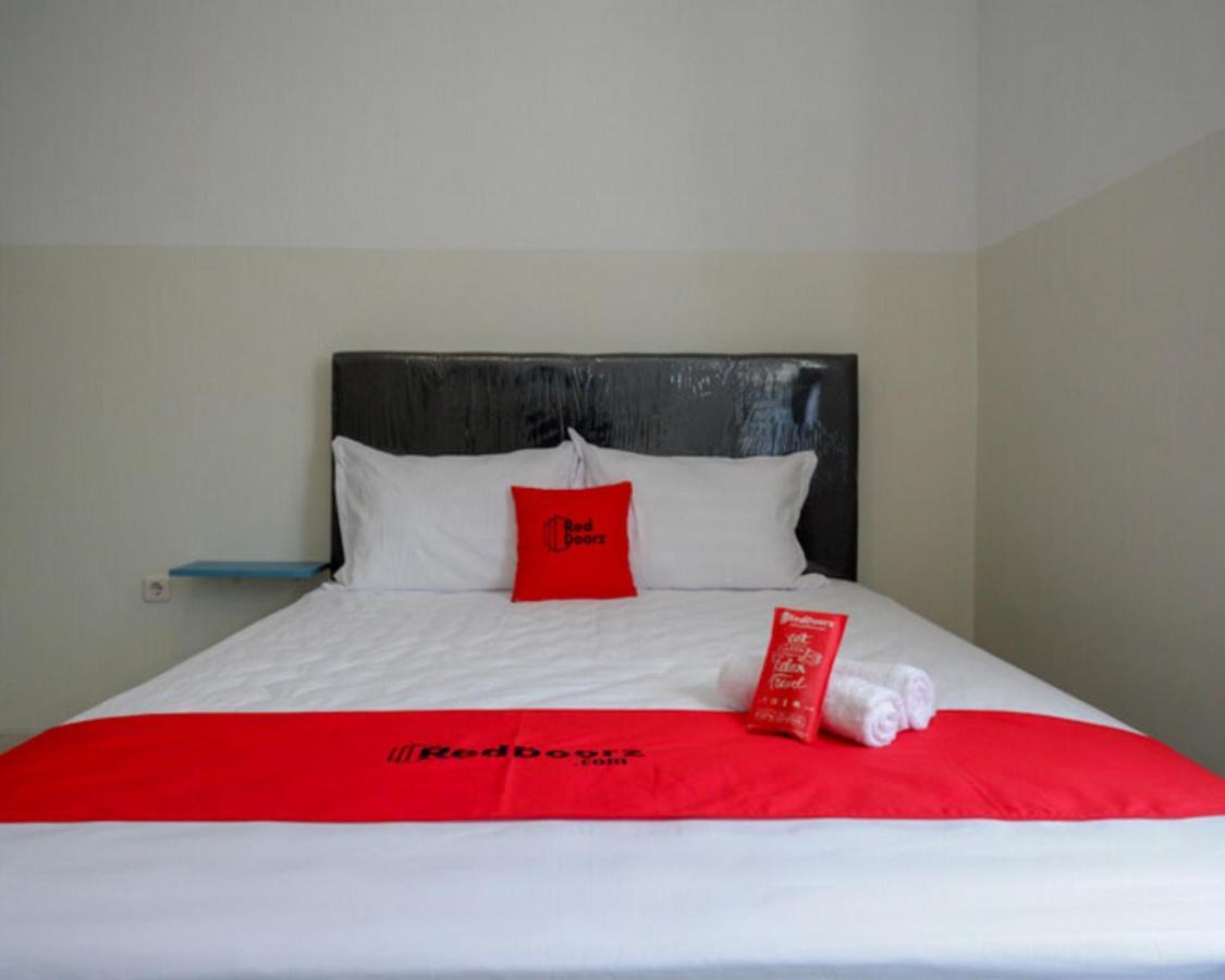 Reddoorz Near Tamansari Shopping Center 2*
